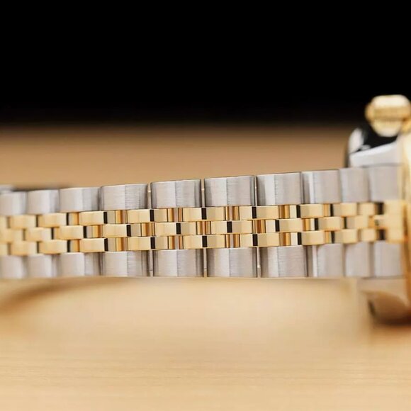 Sale! Rolex Ladies Diamond Datejust Dial 18k Watch - Picture 7 of 7